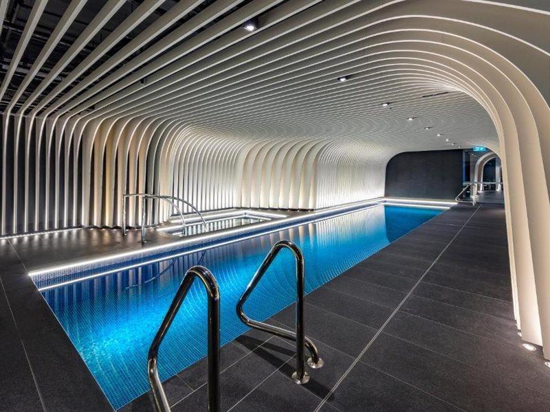 Skye Suites Σίδνεϊ Εξωτερικό φωτογραφία The pool at the 2018-opened The Standard, East Village