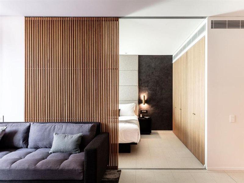 Skye Suites Σίδνεϊ Εξωτερικό φωτογραφία A sliding door