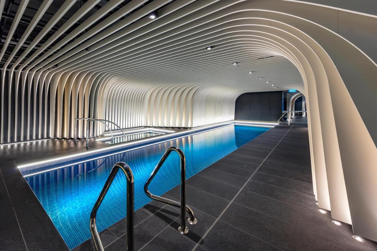 Skye Suites Σίδνεϊ Εξωτερικό φωτογραφία The pool at The Standard London